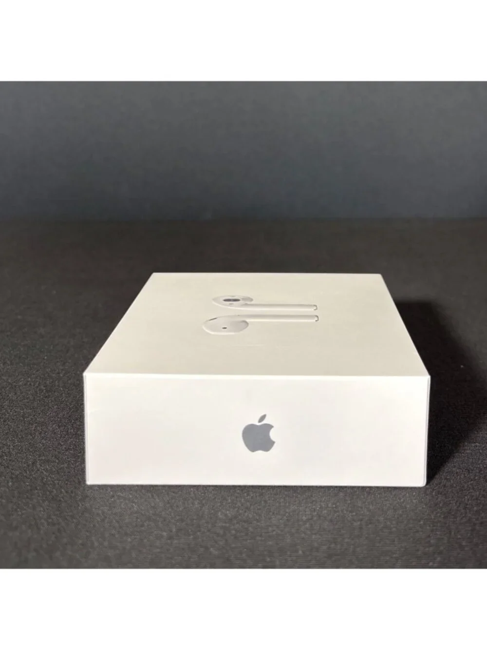 Apple AirPods Charging Case Wireless Earbud A2032 A2031 MV7N2AM/A BOX ONLY